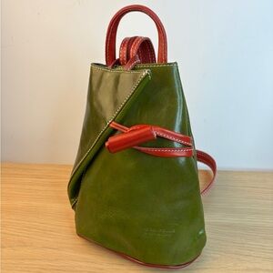 Vera Pelle Green/Red Leather Sling Backpack Made in Italy LIKE NEW!